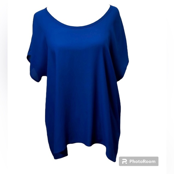 Lush Tops - Beautiful blue scoop neck high low short sleeve blouse from LUSH